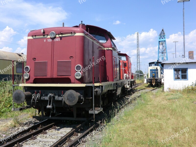 Locomotive Diesel Locomotive V 100 Red Train