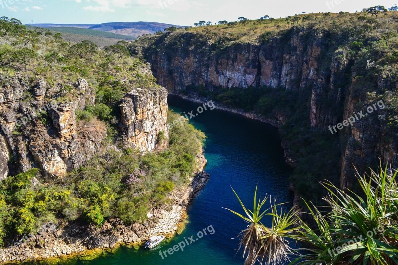 Furnas Mar Mines Canyon Pond