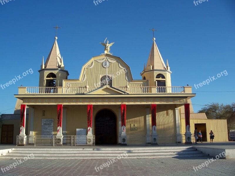 Tirana Pozo Almonte Chile Church Oasis