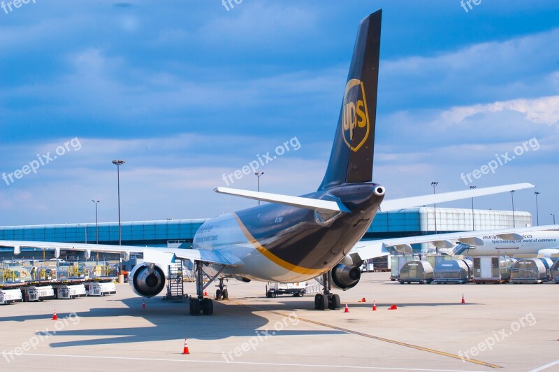 Ups Engine Boeing 747 8f Airport