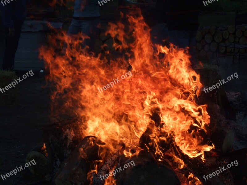 Bonfire Flames Blaze Free Photos