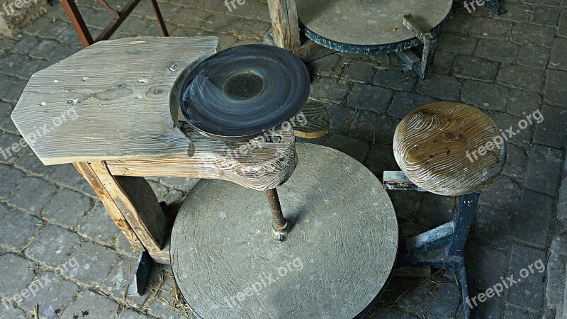 Age Potter's Chair Nostalgic Potters Historically Table