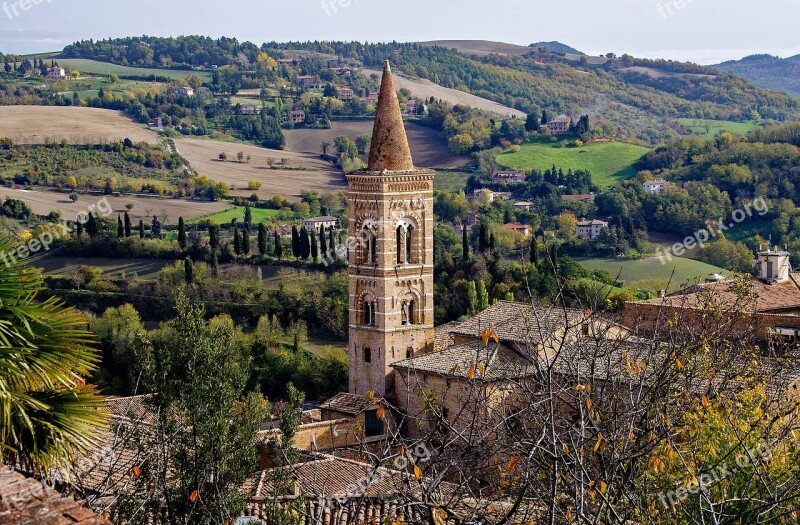 Campanile Urbino Brands Gothic Mullioned