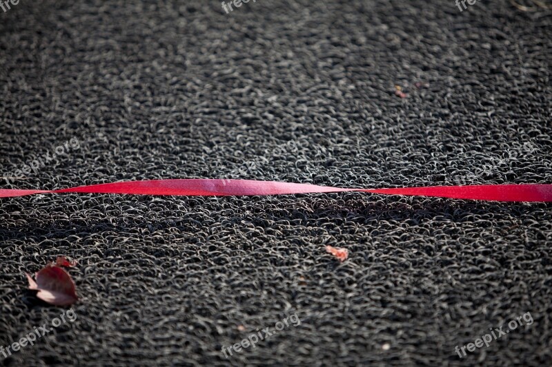 Line Floor Leaves Red Boundary