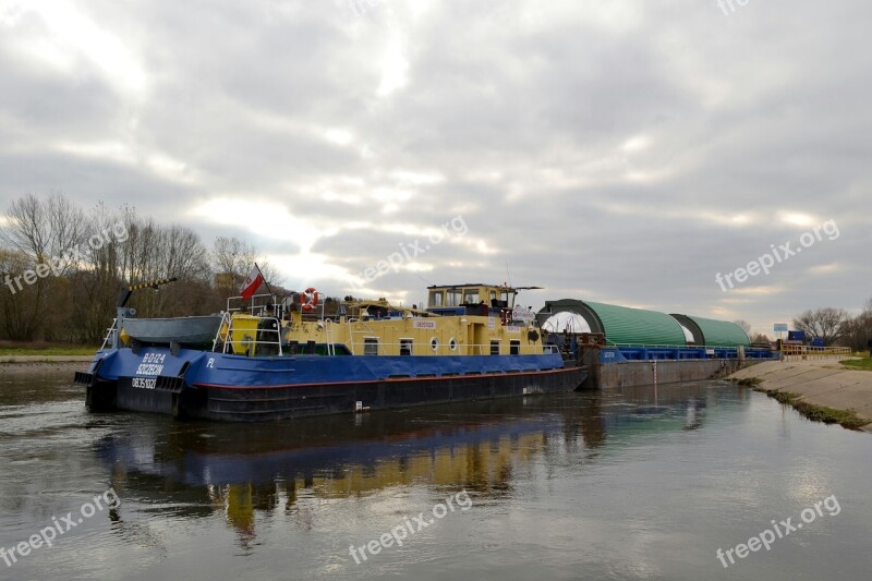 River Ship Sail Boat Didn't Transport River Transport