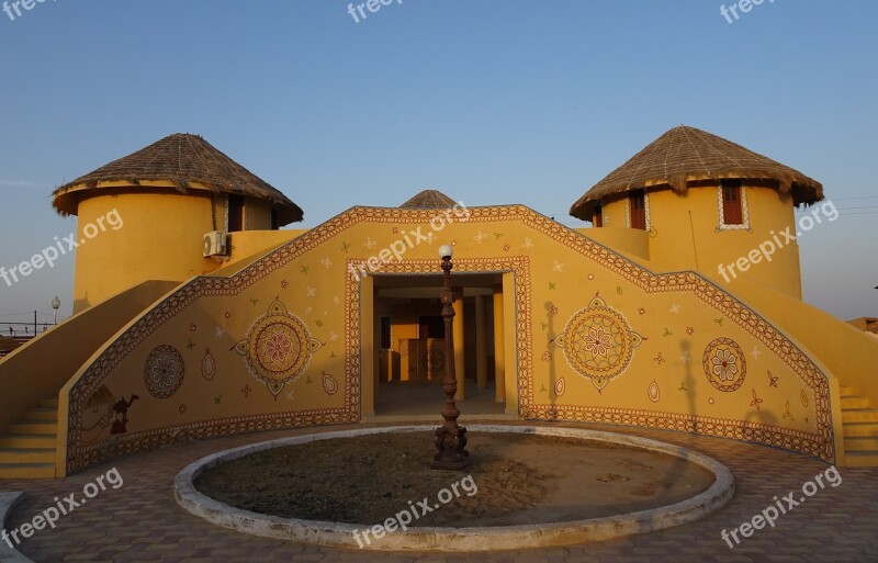 Bhunga Hut Circular Cylindrical Mud