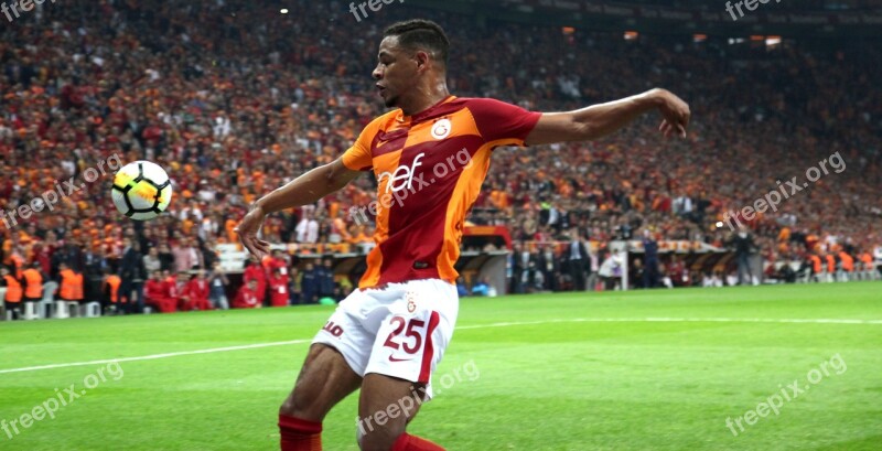 Fernando Francisco Reges Galatasaray Fenerbahce Derby The Audience