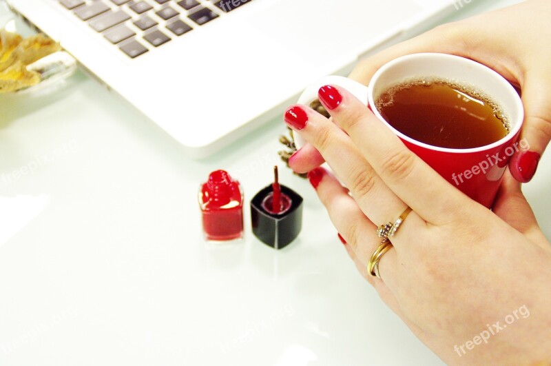 Varnish Red Girl Manicure Beauty