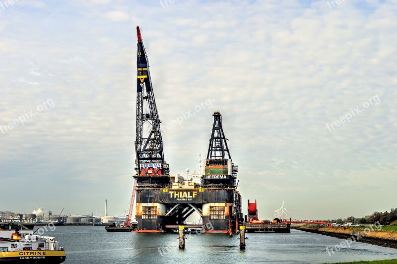 Thialf Heerema Faucet Cranevessel Calandkanaal