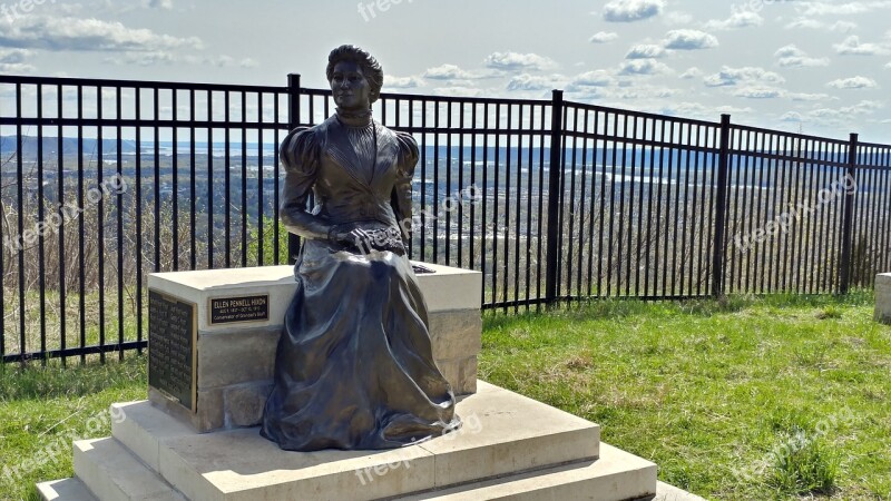 Statue Historic Woman Statue Landmark Bluff