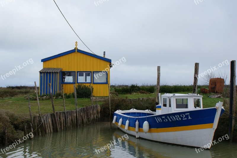 Oyster Hut Boat Dolus D'oléron Island Of Oleron Free Photos