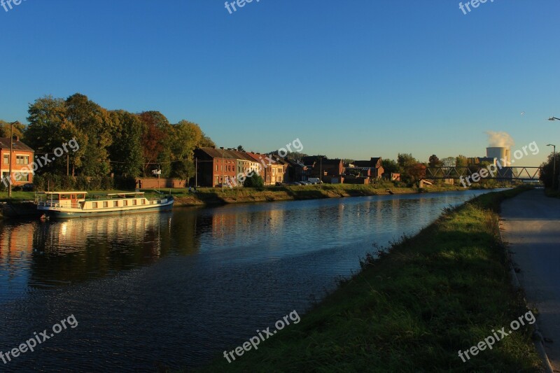 Brussels-charleroi Canal Bridge Peniche Central Belgium