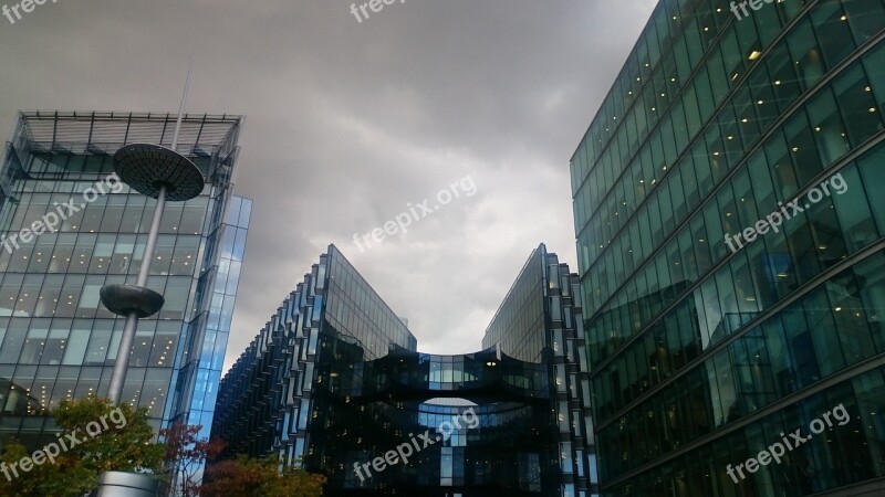 London More London Price Waterhouse Building Moody Sky Cloudy Day