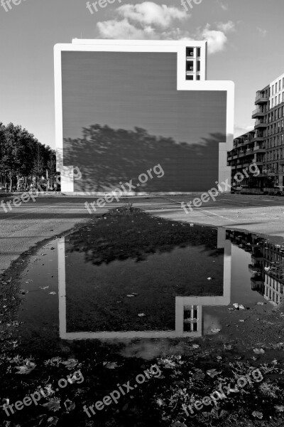 Building Water Puddle Reflection Structure