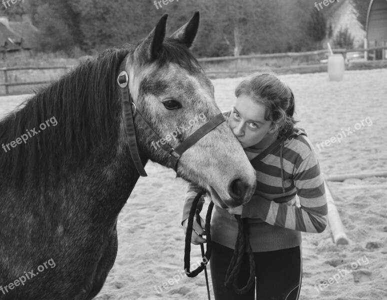 Kiss Kisses Photo Black White Horse Girl