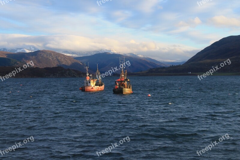 Scottish Highlands Boats Lake Mountains Nature