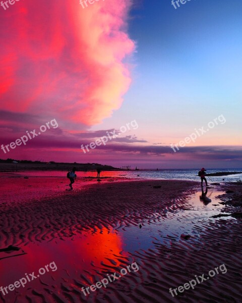 Sky Pink Clouds At Dusk Taoyuan Beach