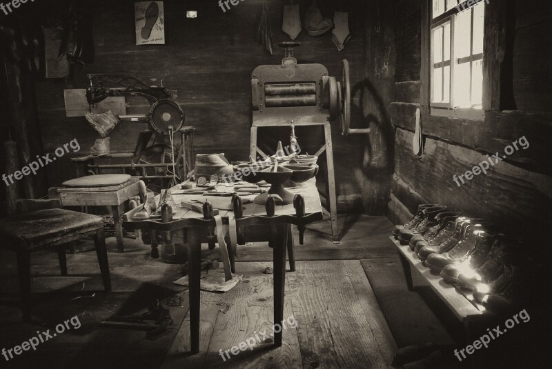 Photos Old Cobbler Shop Lights And Shadows Free Photos