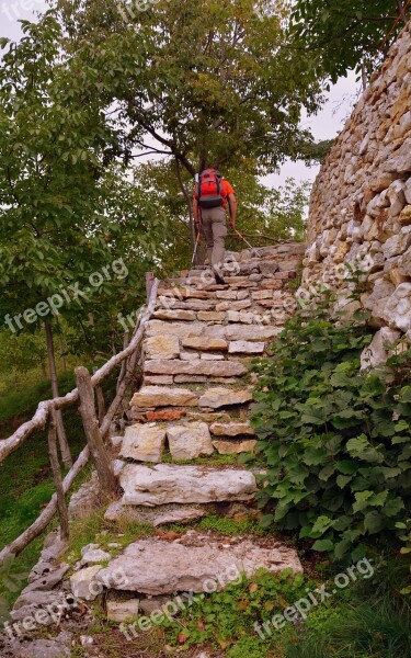 Climb Scale Stone Wall Sassi