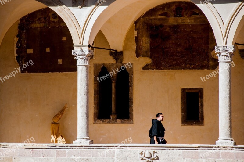 Assisi Umbria Cloister Basilica The Franciscans