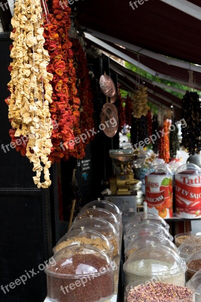 Sharp Paprika Bazar Market Pepper