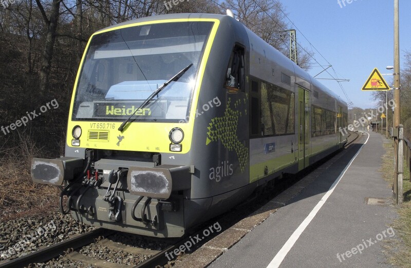 Traction-unit Railcar Platform Stop Rail Traffic