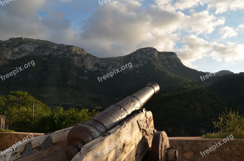 Gun Mountains Historically Rocky Building