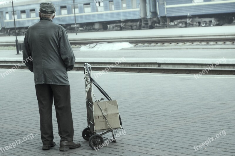 Station Old Age Road Life Style Grandpa