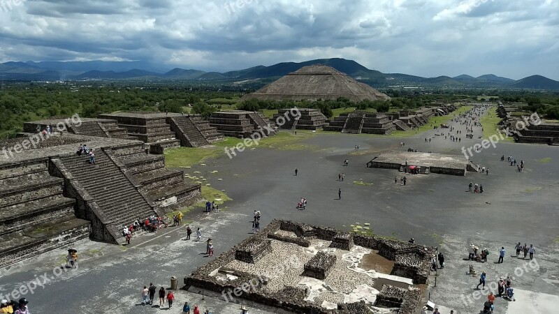 Mexico Tourism Ruins Pyramids Totihuacan