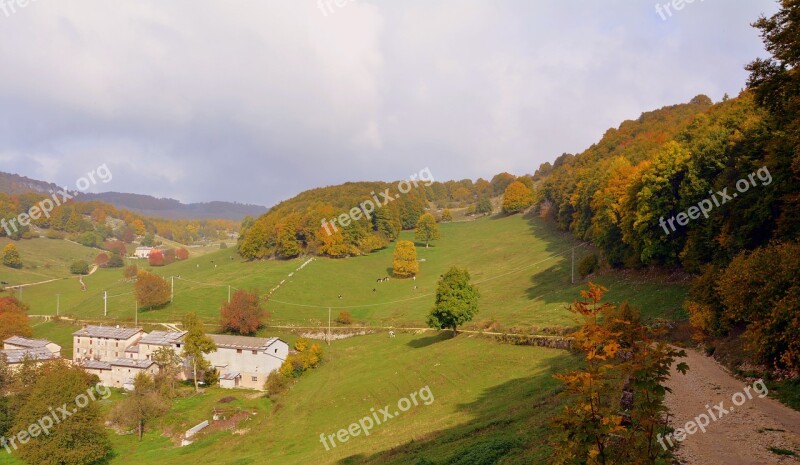 Prato Mountain Borgo Houses Trees