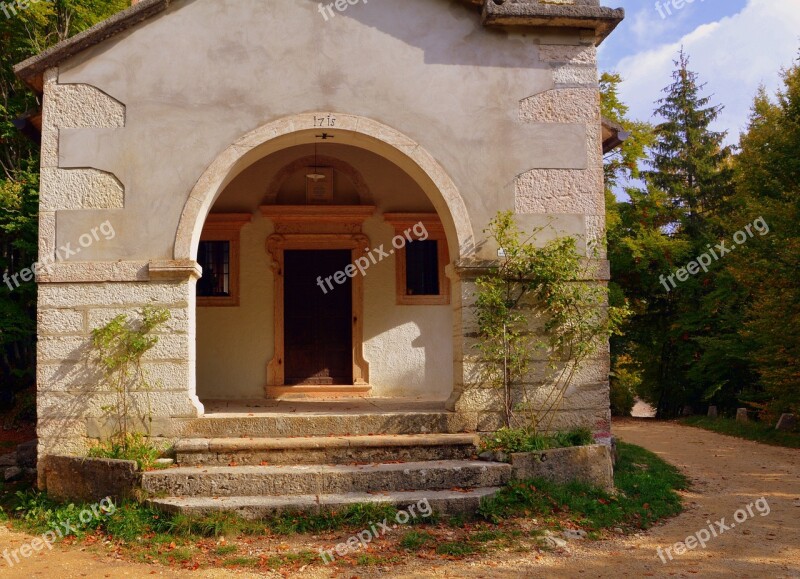 Capitello Door Arc Stone Steps