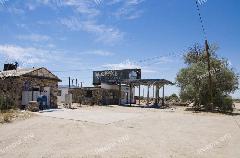 Usa California Desert Route 66 Old Gas Station