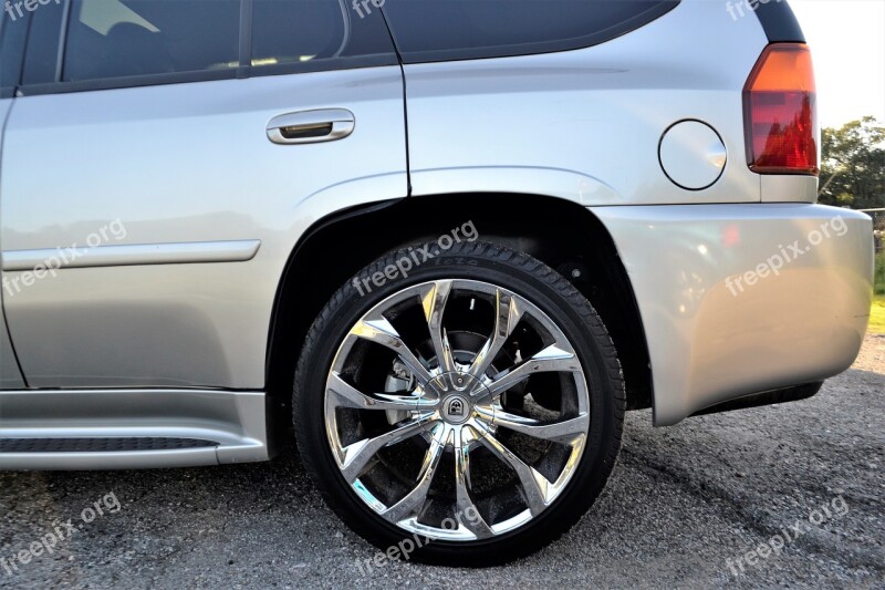 Used Cadillac Escalade Wheel Tire Beige