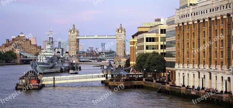 London Thames River Bridge Hospital