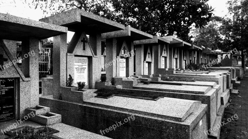 Grave Cemetery Tomb Graveyard Tombstone