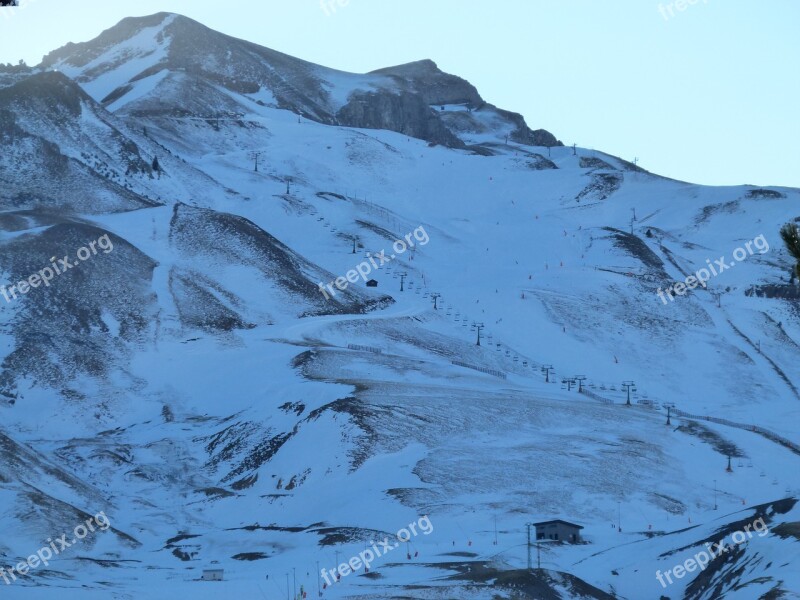 Snow Mountain Ski Mountain Nevad Winter