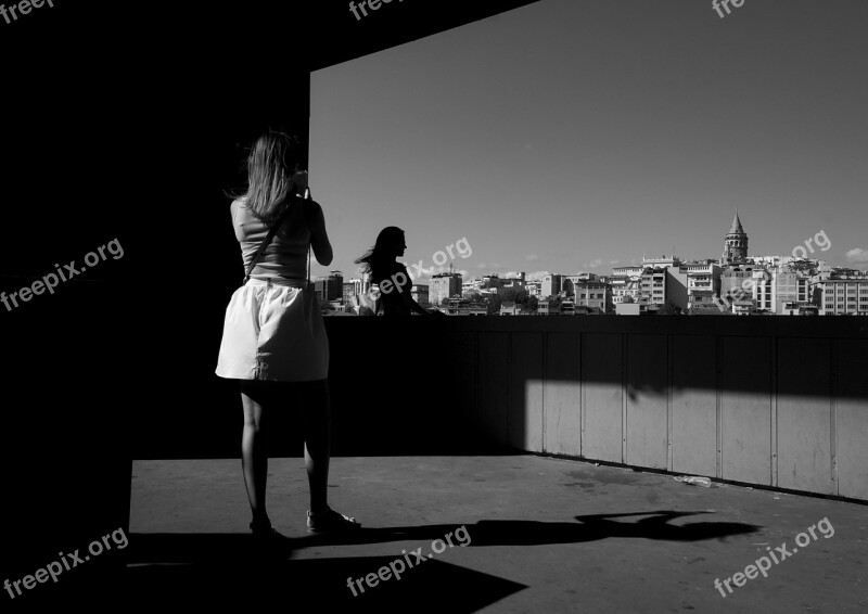 Galata Woman Shadow Reverse Light Black And White