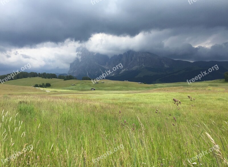 Alpe Di Siusi Dolomites Sassopiatto Sassolungo Landscape