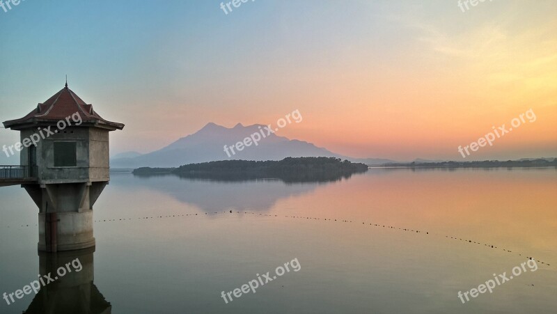 Sunset The Lake And Streams Two Suoi Hai Lake For Golden Afternoon