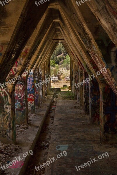 Graffiti Ruin Old Abandoned Hallway