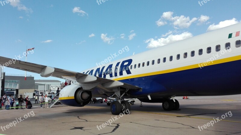 Ryanair Airport Plane Cagliari Sardinia