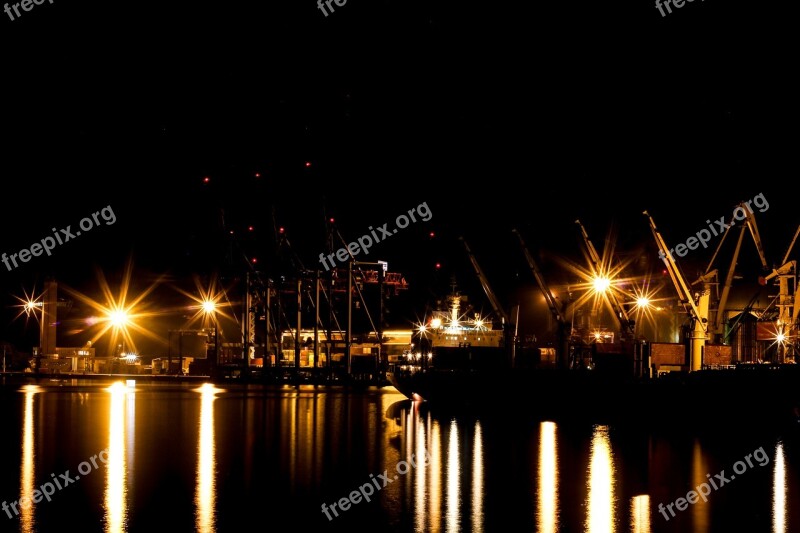 Harbor Light Night Exposure Come