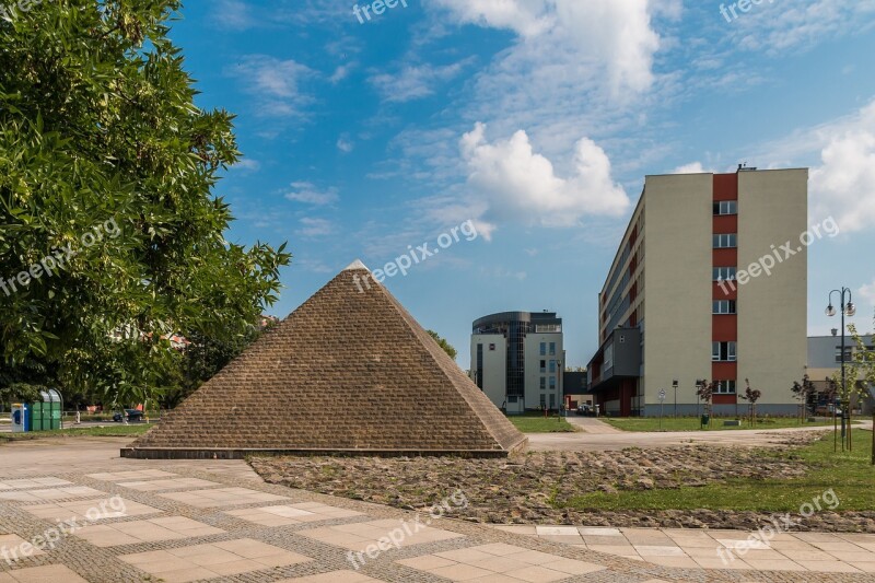 The University School Pyramid Kielce Polytechnic University Which