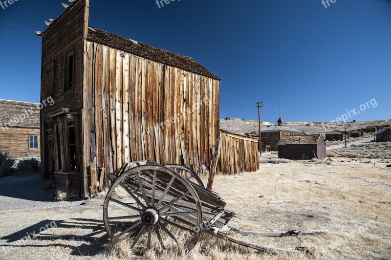 Barn Wagon Wheel Bodie Adventure Old