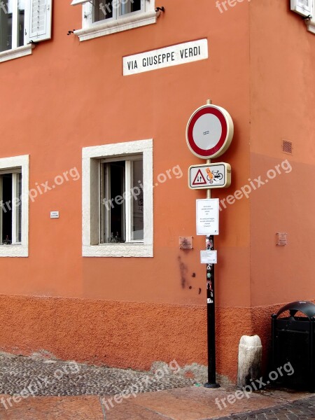 Street Sign House Facade Shield Window