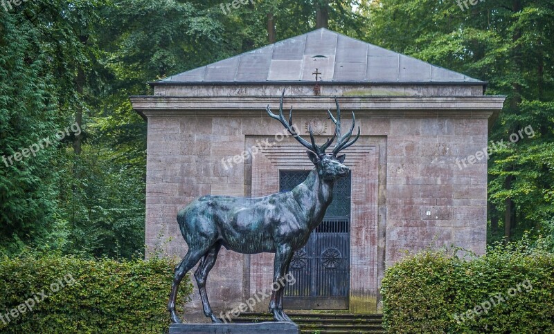 Bronze Deer Mausoleum Monument Last Calm Forest