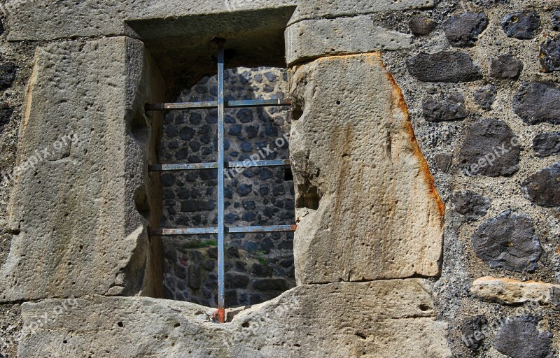 Castle Window Knight's Castle Masonry Stone