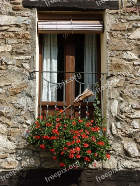 Balcony Pyrenees Miss Pallars Sobirà Ginast