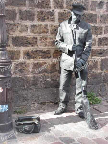 Paris Montmartre Exceptional Street Art Sculpture