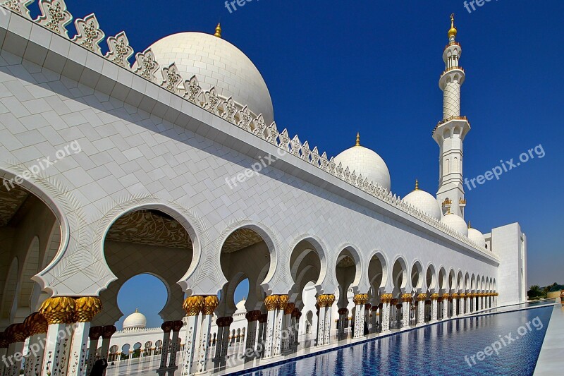 Uae Mosque Abu Dhabi Large Mosque Places Of Interest